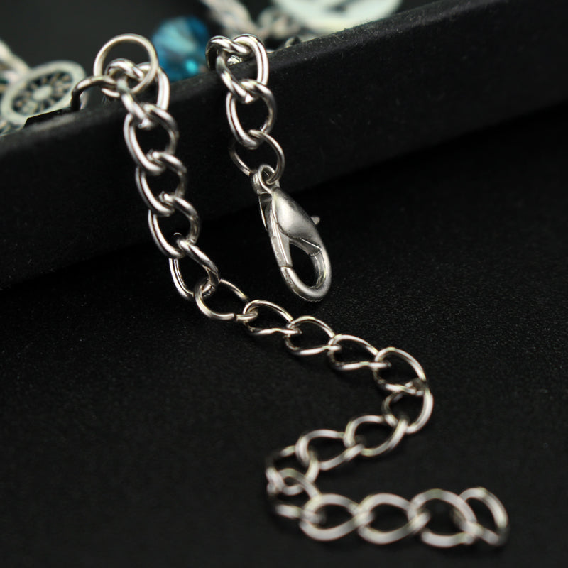 Bracelet à breloques Stranger Things Best Friends objets de Hawkins – visuel 2