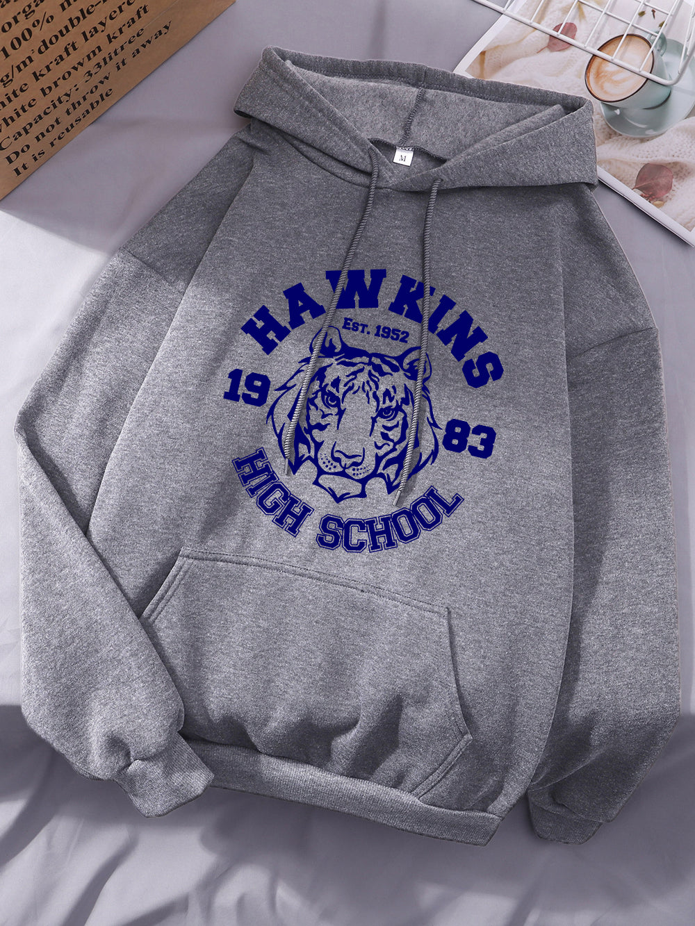 Pull Stranger Things Hawkins High School 1983 – coloris Gris